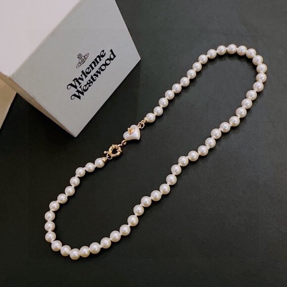 Vivienne Westwood Women's Pearl Necklace - Picture 6 of 6